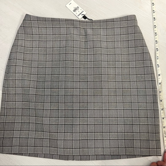 EXPRESS SKIRT - Picture 1 of 3